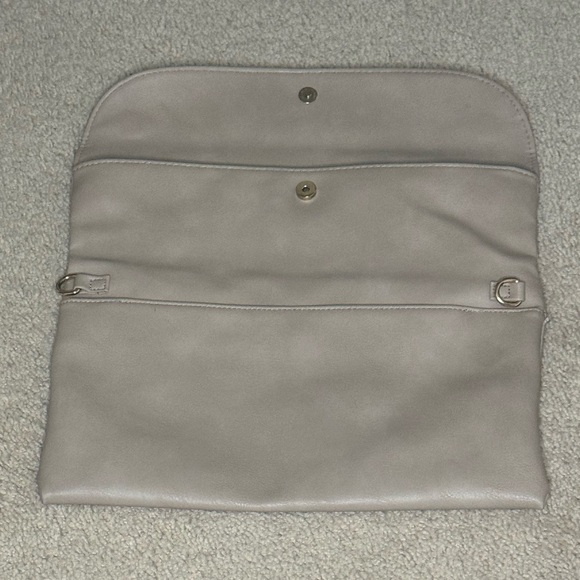 Tan Clutch - Picture 2 of 4